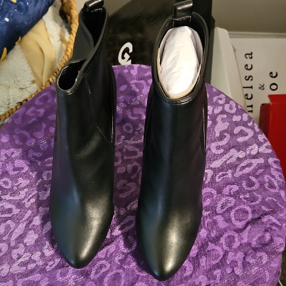 Elegant Black Ankle Boots